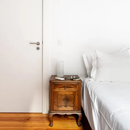 Apartamento Plum Guide - Cassandra Lisboa